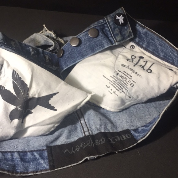 One Teaspoon Very Distressed High Waisted Shorts - Picture 8 of 8